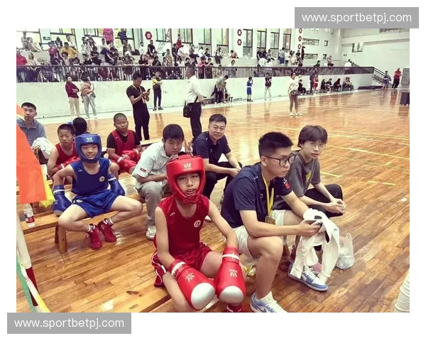 拳击阵容：从排列到辉煌的团体艺术